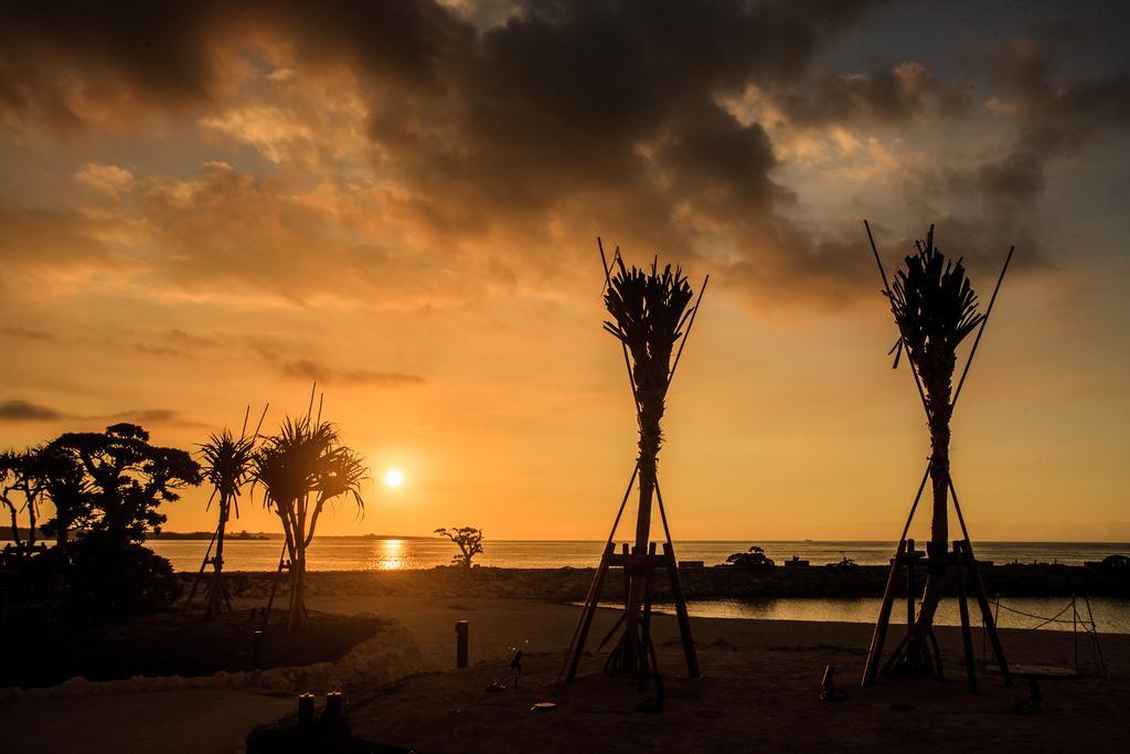 Sheraton Okinawa Sunmarina Resort Onna Eksteriør bilde