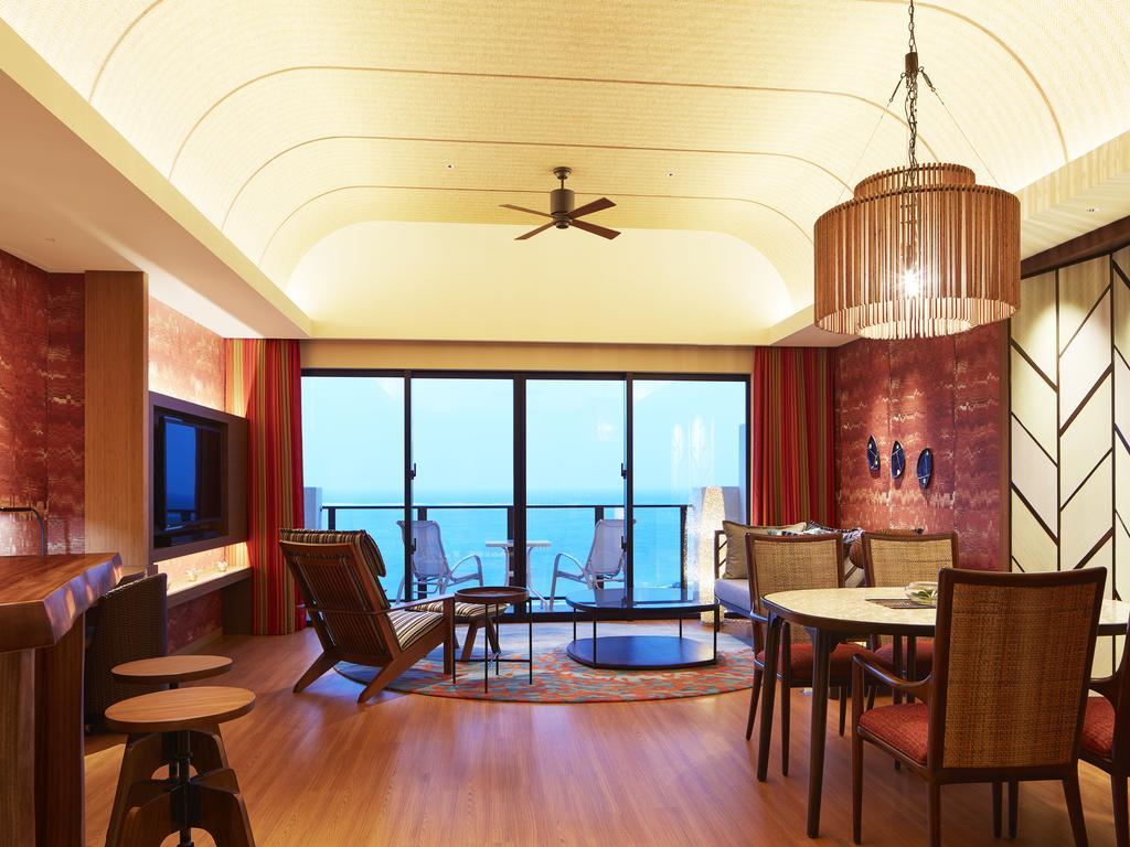 Sheraton Okinawa Sunmarina Resort Onna Eksteriør bilde