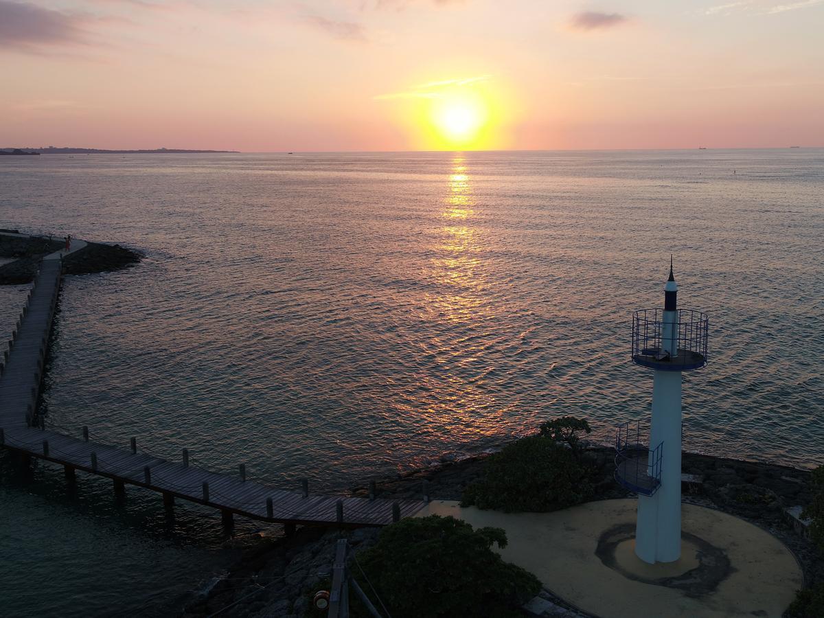 Sheraton Okinawa Sunmarina Resort Onna Eksteriør bilde