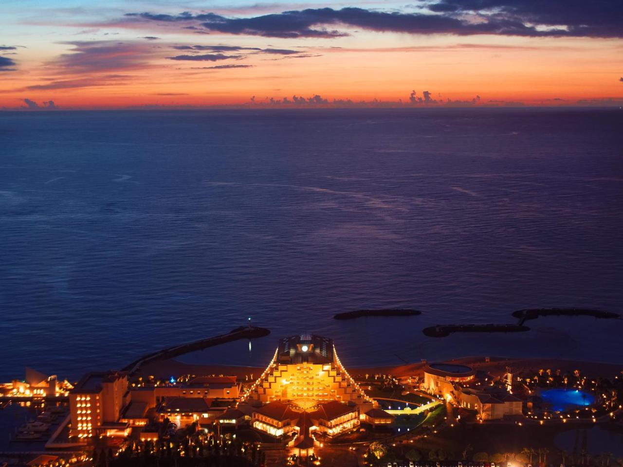Sheraton Okinawa Sunmarina Resort Onna Eksteriør bilde