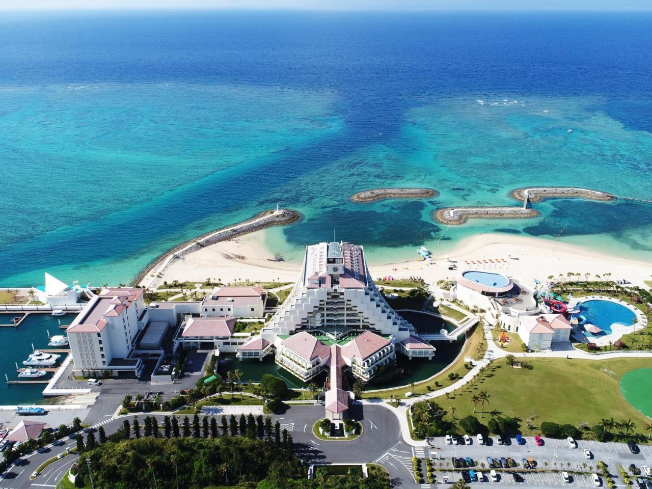 Sheraton Okinawa Sunmarina Resort Onna Eksteriør bilde