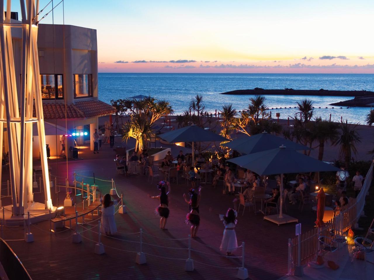 Sheraton Okinawa Sunmarina Resort Onna Eksteriør bilde