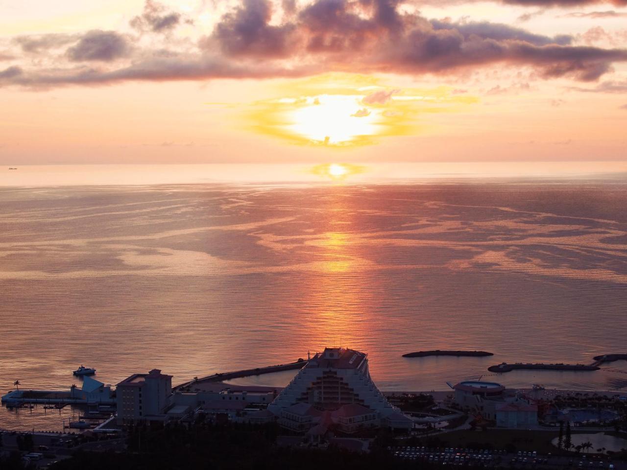 Sheraton Okinawa Sunmarina Resort Onna Eksteriør bilde