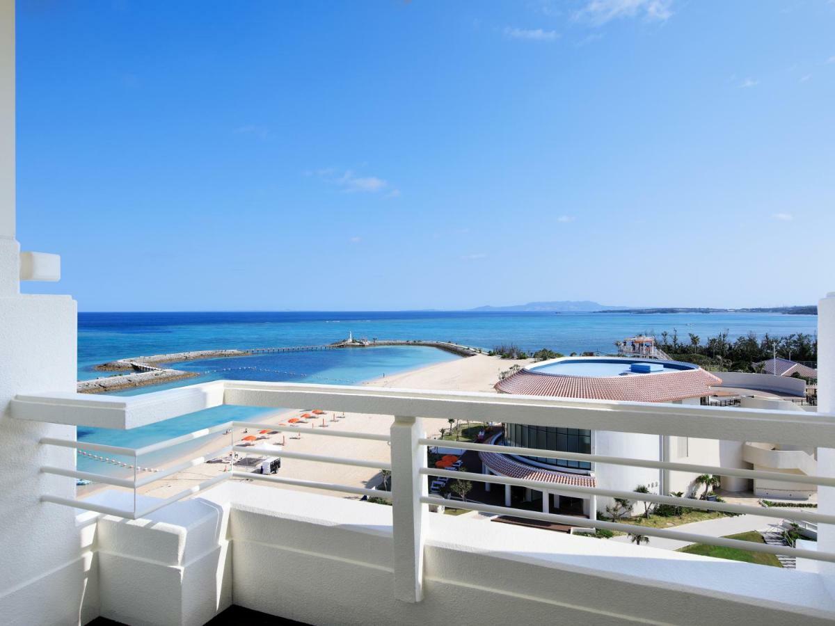 Sheraton Okinawa Sunmarina Resort Onna Eksteriør bilde