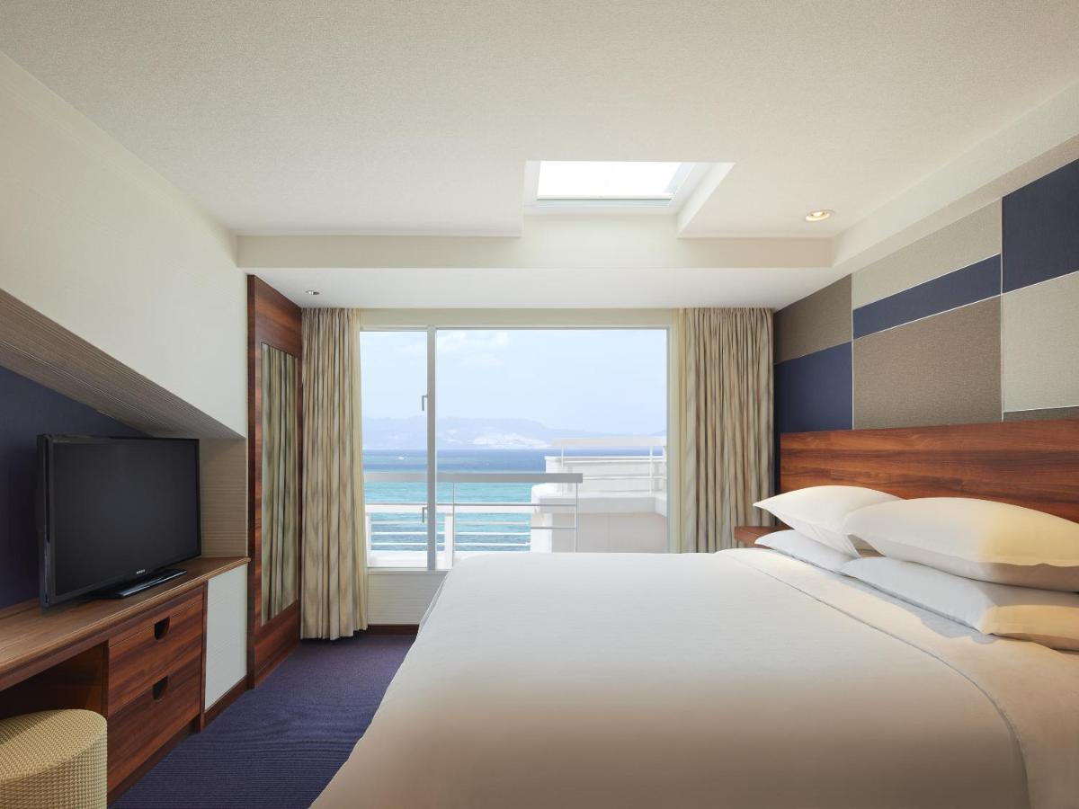 Sheraton Okinawa Sunmarina Resort Onna Eksteriør bilde