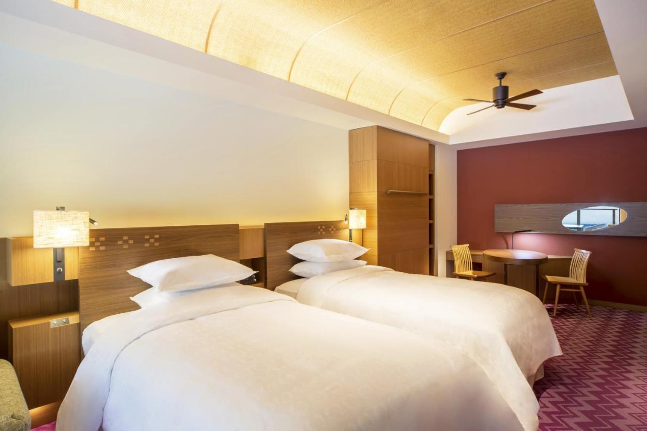 Sheraton Okinawa Sunmarina Resort Onna Eksteriør bilde