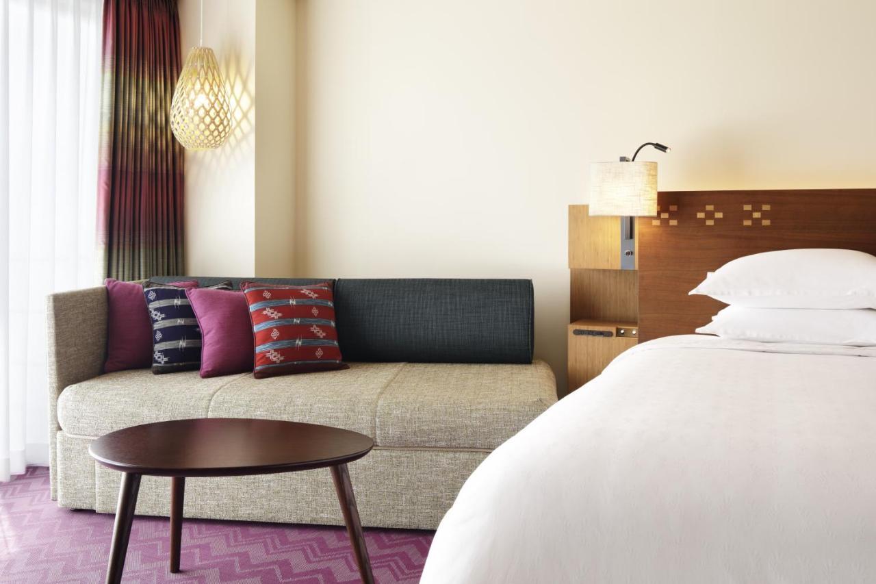 Sheraton Okinawa Sunmarina Resort Onna Eksteriør bilde