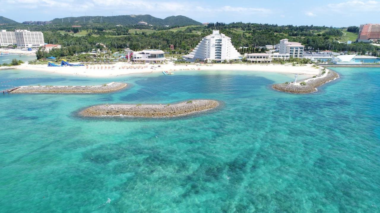 Sheraton Okinawa Sunmarina Resort Onna Eksteriør bilde